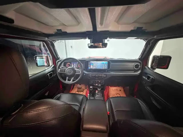 Jeep Wrangler — Фото автомобиля 15