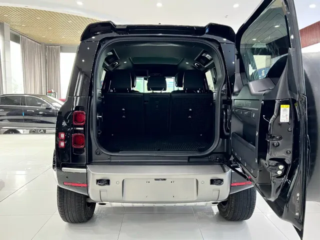 Land Rover Defender — Фото автомобиля 24