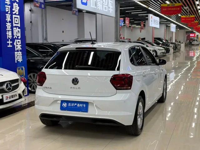 Volkswagen Polo — Фото автомобиля 4