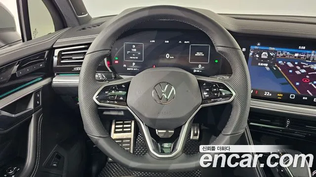 Volkswagen Touareg 3rd Gen — Фото автомобиля 19