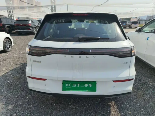 Geely Galaxy E5 — Фото автомобиля 5
