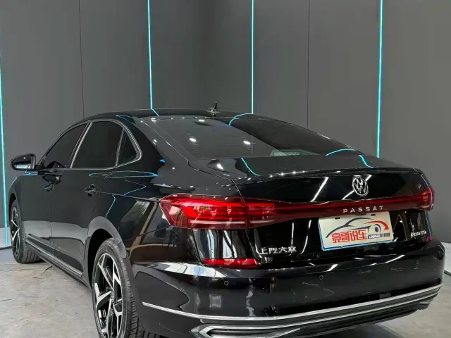 Volkswagen Passat — Фото автомобиля 6