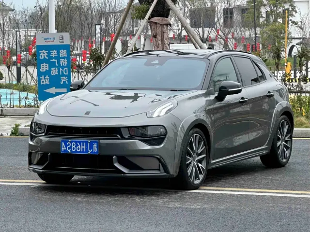 Фотография автомобиля — Lynk & Co 02 Hatchback
