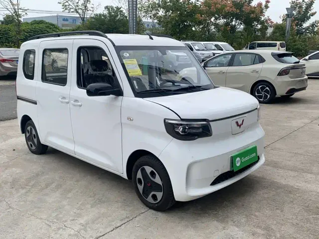 Wuling Zhiguang NEV — Фото автомобиля 3