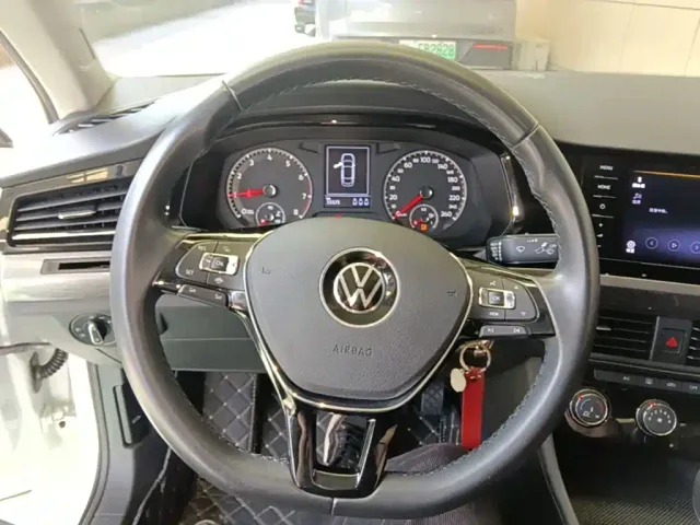 Volkswagen Bora — Фото автомобиля 10