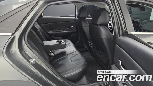 Hyundai Avante CN7 — Фото автомобиля 12
