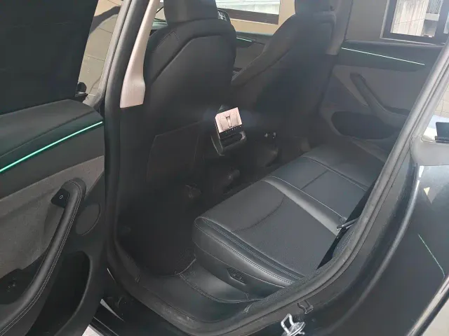 Tesla Model Y — Фото автомобиля 6
