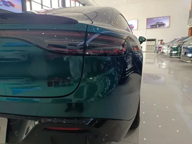 Luxeed S7 — Фото автомобиля 16