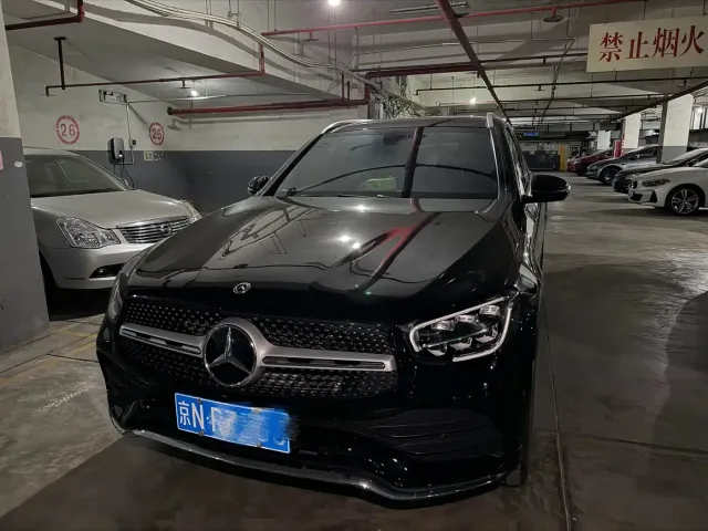 Фотография автомобиля — Mercedes-Benz GLC-Class