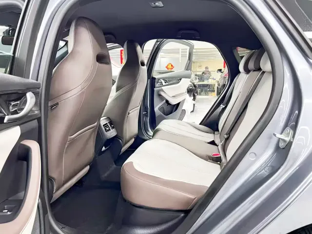BYD Qin PLUS — Фото автомобиля 8