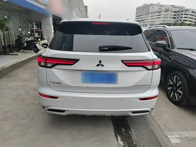 Mitsubishi Outlander — Фото автомобиля 5