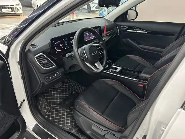 Kia Seltos — Фото автомобиля 4