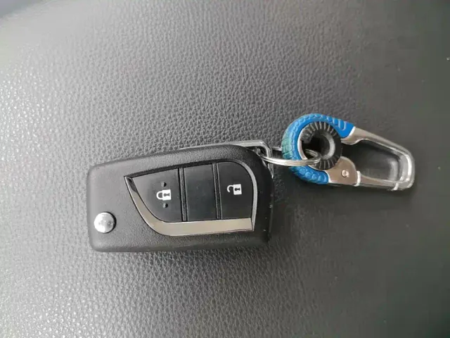 Toyota RAV4 — Фото автомобиля 8