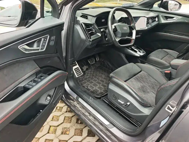 Audi Q5 e-tron — Фото автомобиля 20
