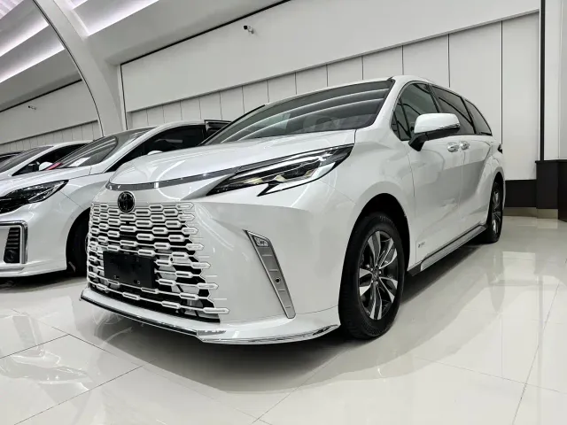 Фотография автомобиля — Toyota Granvia