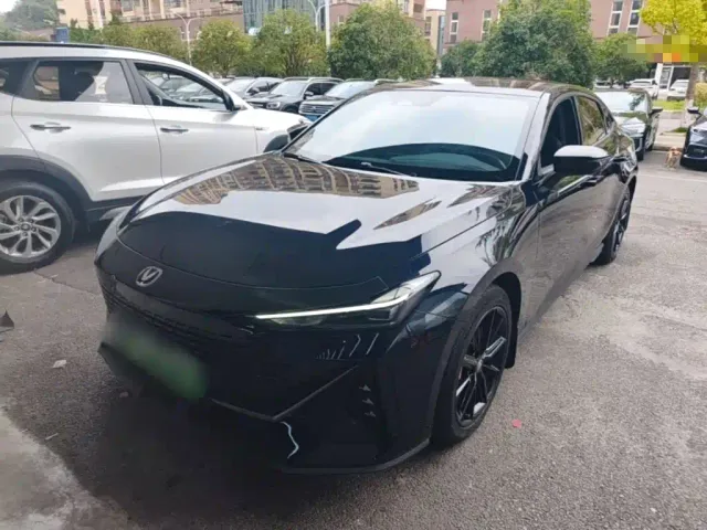 Фотография автомобиля — Changan UNI-V