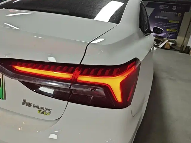 Roewe i6 MAX EV — Фото автомобиля 7