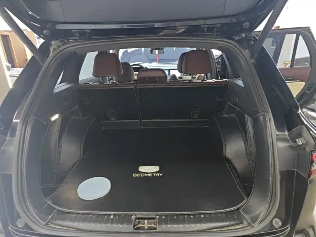 Geely Xingyue L — Фото автомобиля 18