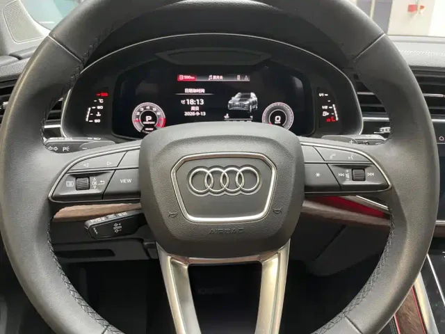 Audi Q7 — Фото автомобиля 13