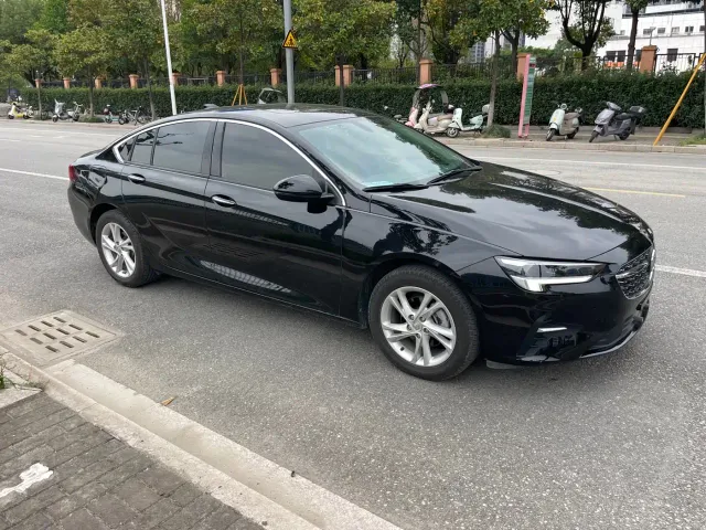 Buick Regal — Фото автомобиля 6