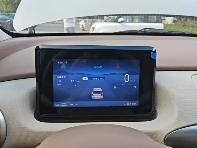 Wuling Hongguang Mini EV — Фото автомобиля 11