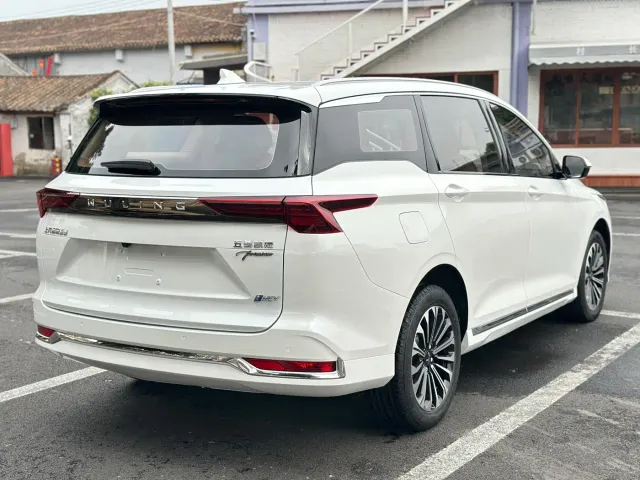 Wuling Victory — Фото автомобиля 16