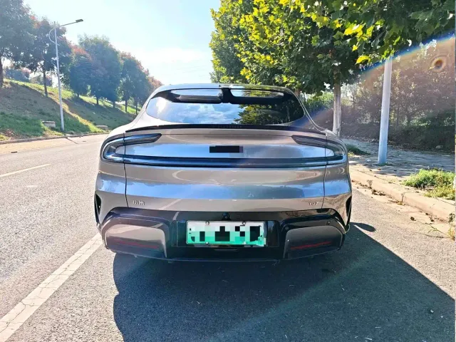Xiaomi YU7 — Фото автомобиля 5
