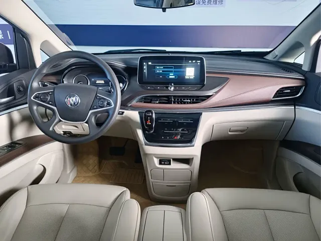 Buick GL8 — Фото автомобиля 4