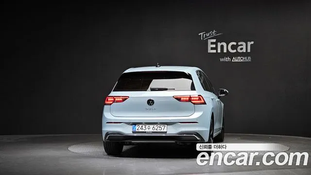 Volkswagen Golf Golf 8 поколение 2.0 TDI Prestige — Фото автомобиля 3