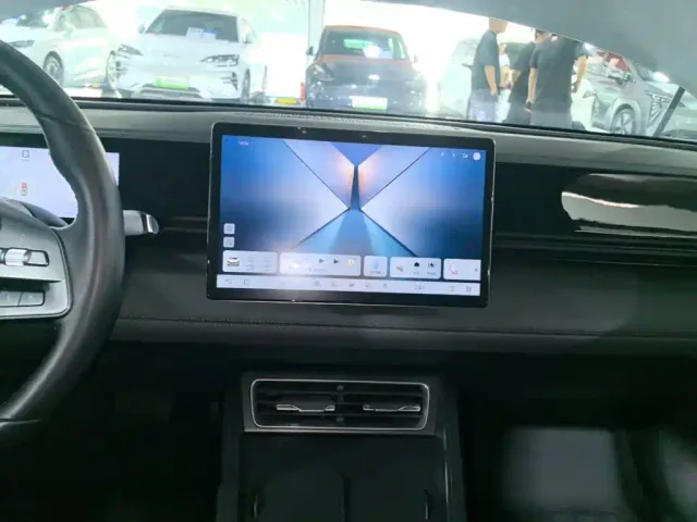 BYD Qin L — Фото автомобиля 12