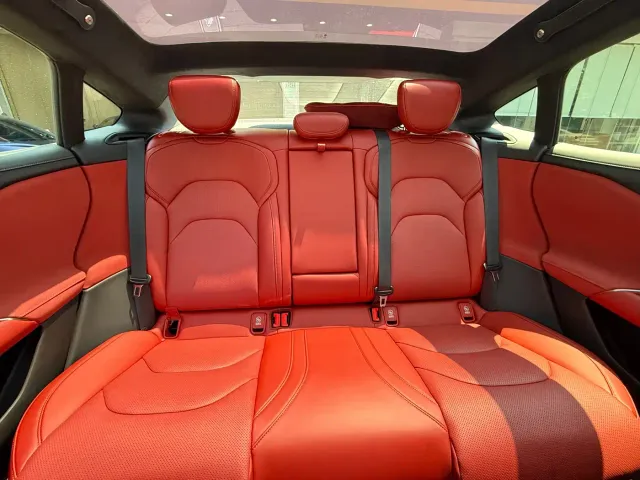 Xiaomi SU7 — Фото автомобиля 18