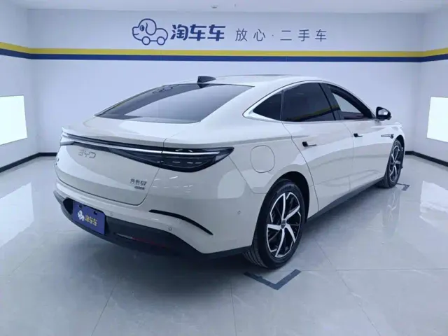 BYD Seal 07 DM-i — Фото автомобиля 3