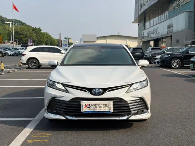 Toyota Camry — Фото автомобиля 2