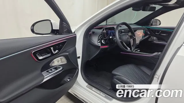 Mercedes-Benz E-Class — Фото автомобиля 2