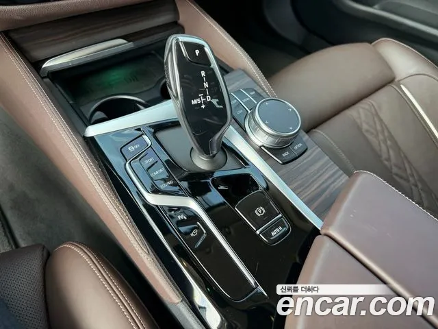 BMW 5-Series — Фото автомобиля 9