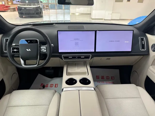 Li Auto L8 — Фото автомобиля 4