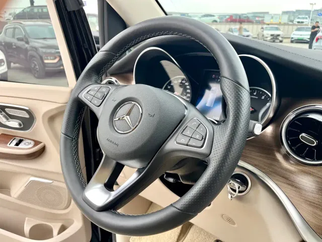 Mercedes-Benz V-Class — Фото автомобиля 21