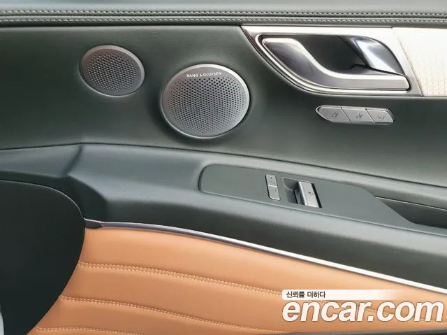 Genesis GV80 — Фото автомобиля 14