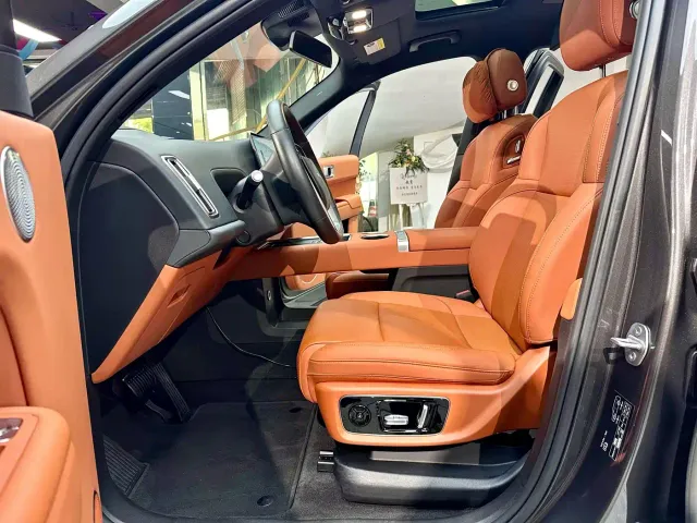 Li Auto L9 — Фото автомобиля 14