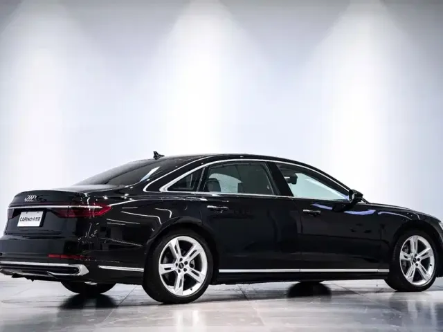 Audi A8 — Фото автомобиля 8