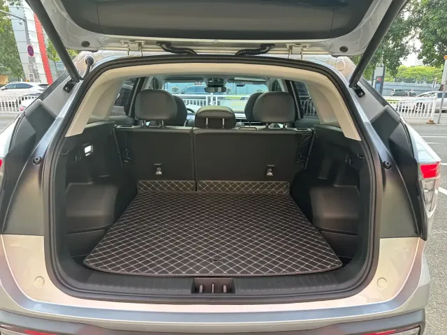 Geely Boyue L 2024 1.5TD DCT Premium Edition — Фото автомобиля 17