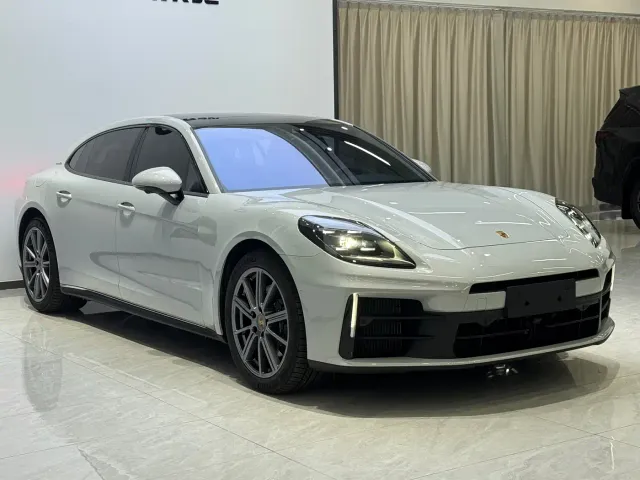 Porsche Panamera — Фото автомобиля 3