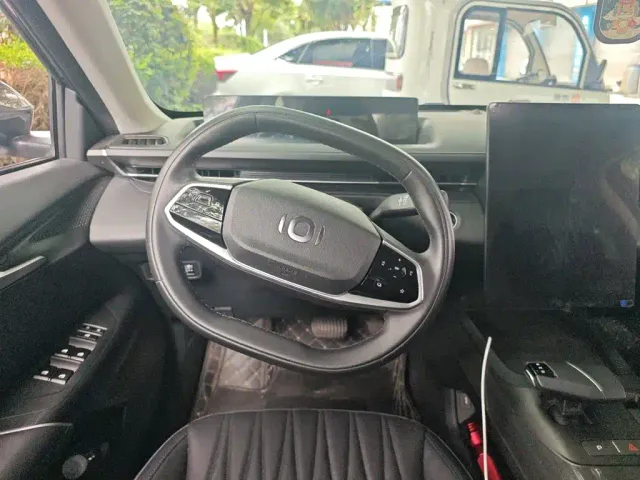 Changan Qiyuan A05 — Фото автомобиля 2