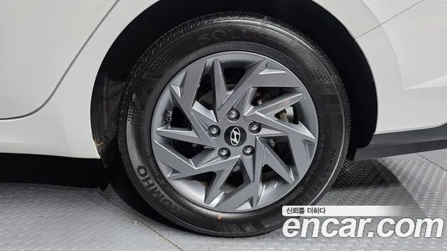 Hyundai AVANTE Новый Avante (CN7) — Фото автомобиля 20