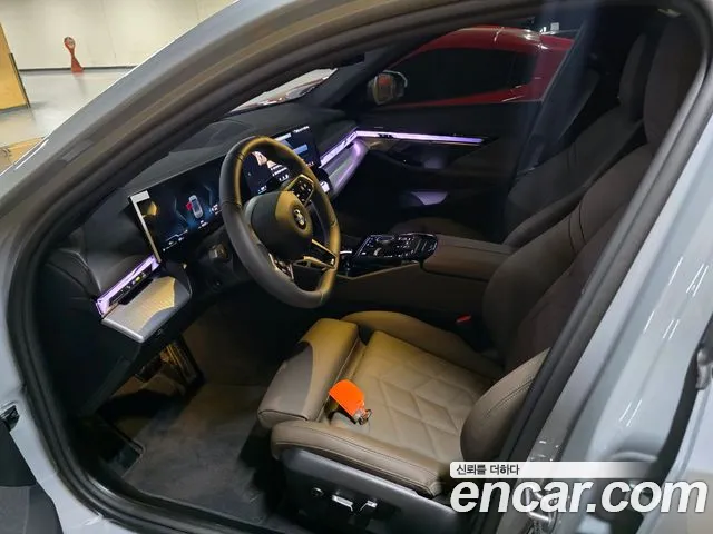 BMW 5 Series G60 — Фото автомобиля 7