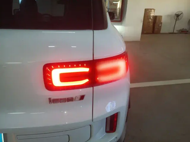 Geely ICON — Фото автомобиля 23