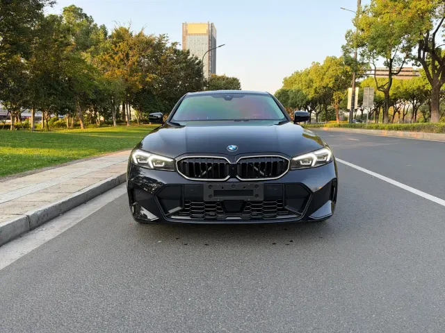 BMW 3 Series — Фото автомобиля 2