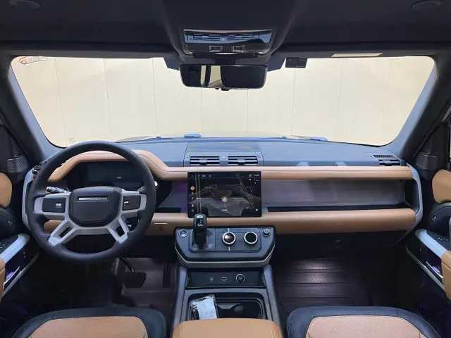 Land Rover Defender — Фото автомобиля 5