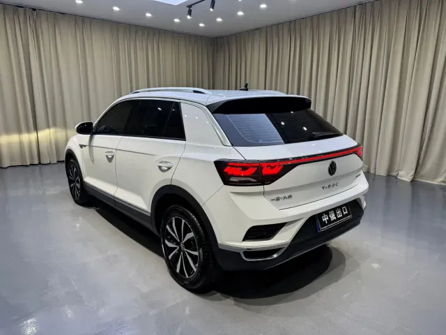 Volkswagen T-Roc — Фото автомобиля 4