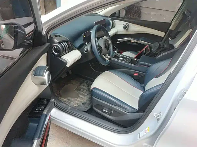 BYD Yuan PLUS — Фото автомобиля 15